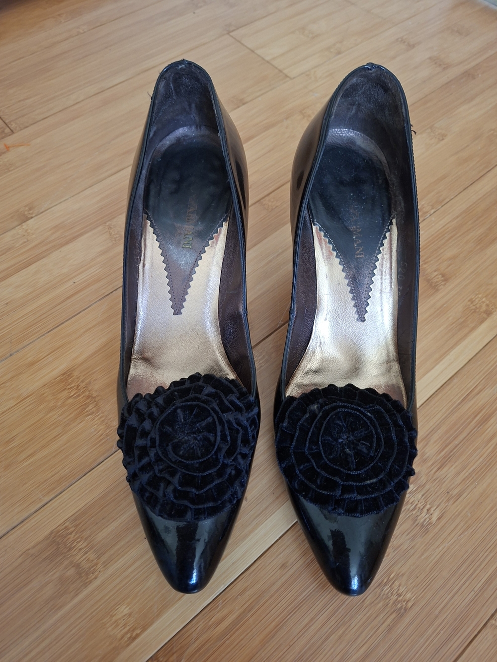 Vintage Y2K Armani Black Patent Pointed Toe Velvet Flower Pumps Italy